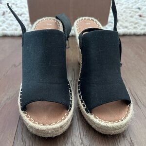 Toms wedges
